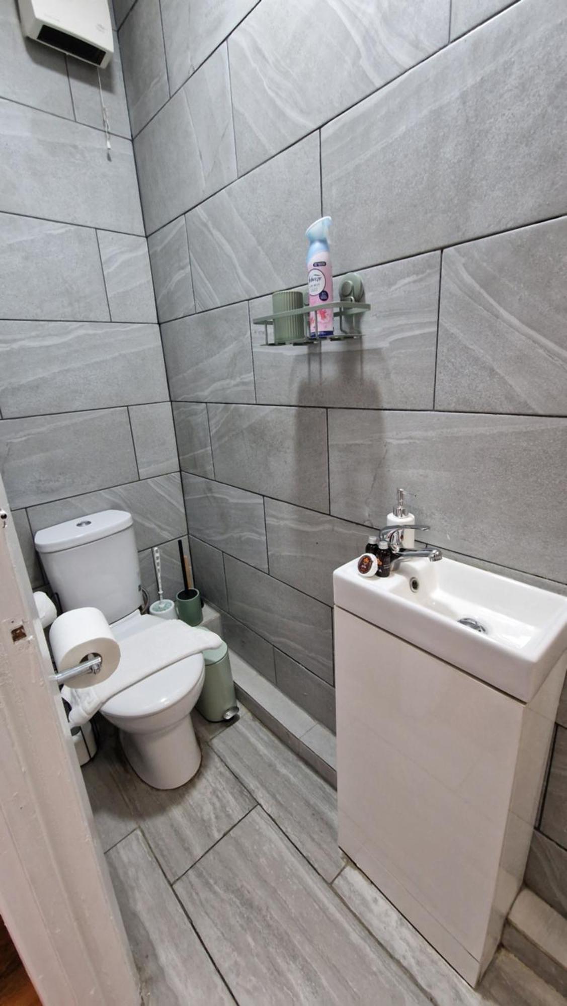 2 Bedroom Apartment Near Station Londra Dış mekan fotoğraf